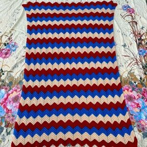Vintage Blue Red Tan Zig Zag Crochet Afghan Throw Blanket
